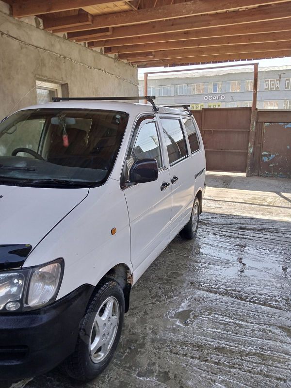    Toyota Town Ace 1997 , 225000 , 