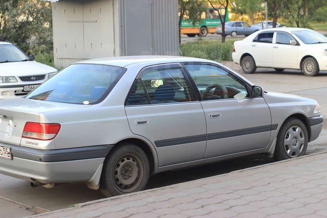  Toyota Carina 1997 , 243000 , 