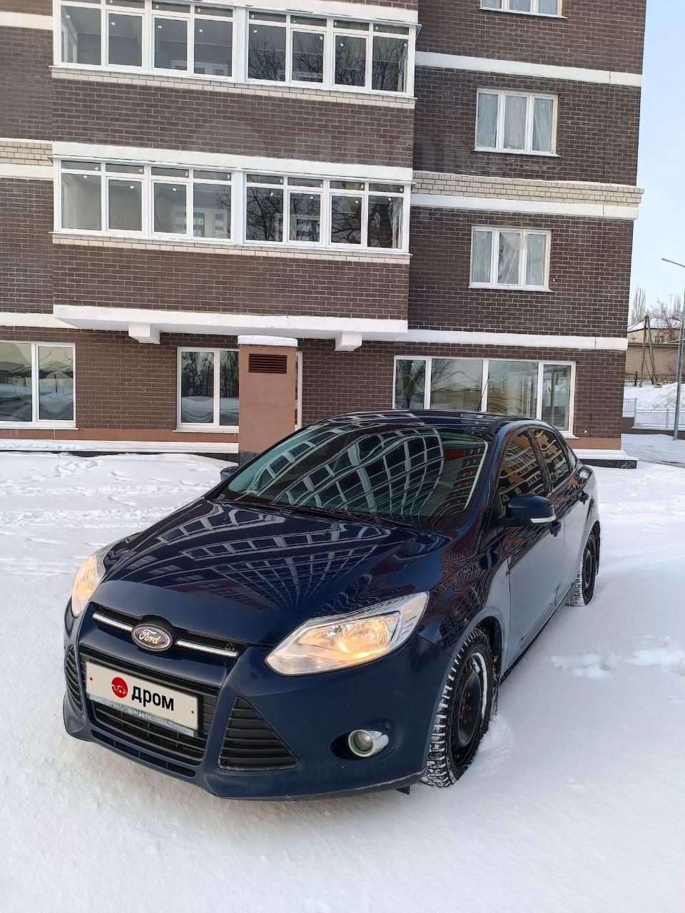 Форд Фокус 2013 г. в Липецке, Ford Focus 3 2013 год, комплектация 1.6 MT  Titanium , коробка MT, седан, 1.6 литра, синий, пер.привод