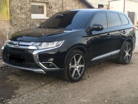 SUV   Mitsubishi Outlander 2018 , 1299000 , 