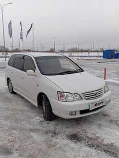 Минивэн или однообъемник Toyota Gaia 2000 года, 415000 рублей, Омск