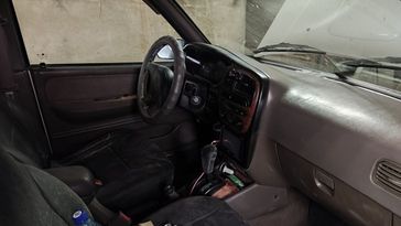 SUV   Kia Sportage 2002 , 300000 , -