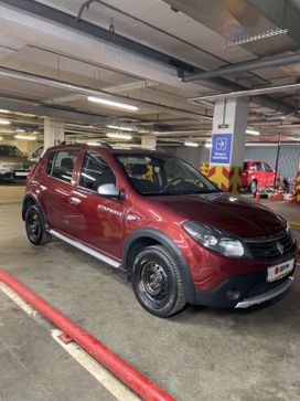  Renault Sandero Stepway 2014 , 800000 , 