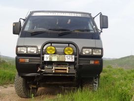    Mitsubishi Delica 1990 , 195000 , 