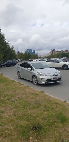 Лифтбек Toyota Prius 2015 года, 1299000 рублей, Нижневартовск
