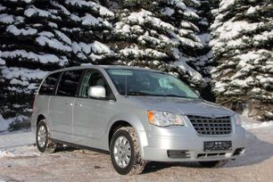    Chrysler Town and Country 2009 , 840000 , 