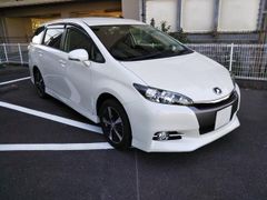 Минивэн или однообъемник Toyota Wish 2017 года, 1290000 рублей, Хабаровск