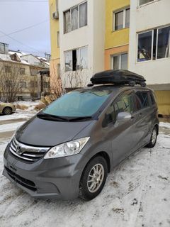 Минивэн или однообъемник Honda Freed 2012 года, 1149999 рублей, Якутск