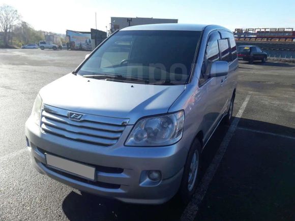    Toyota Noah 2002 , 455000 , -