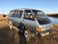 Минивэн или однообъемник Nissan Largo 1990 года, 185000 рублей, Чита