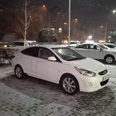 Седан Hyundai Solaris 2013 года, 998000 рублей, Барнаул