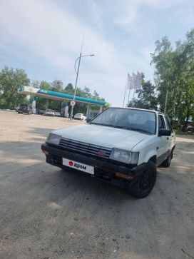 Седан Toyota Corsa 1985 года, 135000 рублей, Свободный