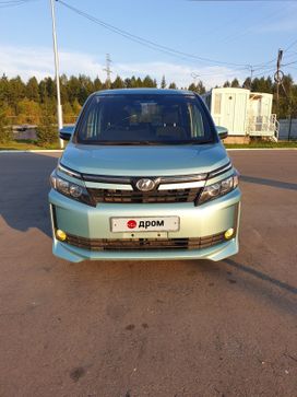    Toyota Voxy 2015 , 1300000 , 