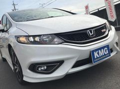 Минивэн или однообъемник Honda Jade 2016 года, 1199000 рублей, Владивосток