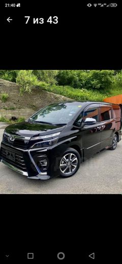 Минивэн или однообъемник Toyota Voxy 2019 года, 2570000 рублей, Урай
