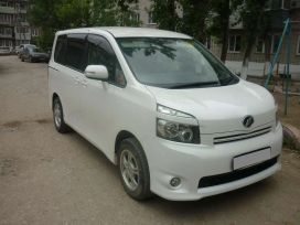    Toyota Voxy 2008 , 670000 , 