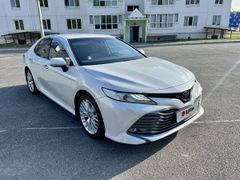 Седан Toyota Camry 2020 года, 3300000 рублей, Ханты-Мансийск