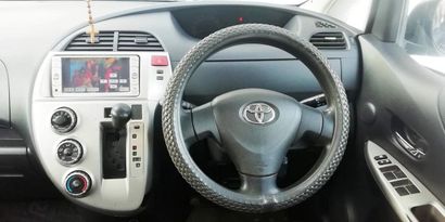  Toyota Ractis 2010 , 420000 , 