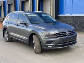 SUV   Volkswagen Tiguan 2018 , 2400000 , 