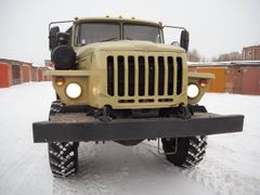 Бортовой грузовик Урал 5557 1997 года, 2000000 рублей, Новосибирск