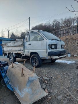 Бортовой грузовик Toyota Town Ace Truck 1989 года, 120000 рублей, Находка