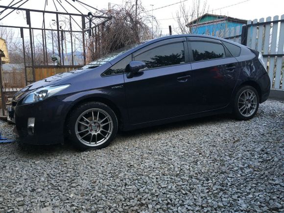  Toyota Prius 2011 , 700000 , 