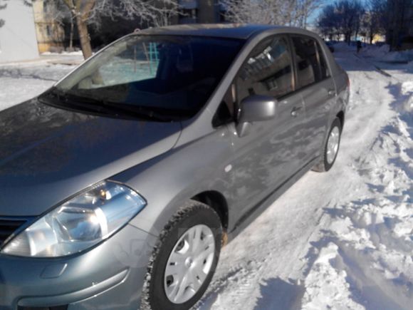  Nissan Tiida 2010 , 380000 , 