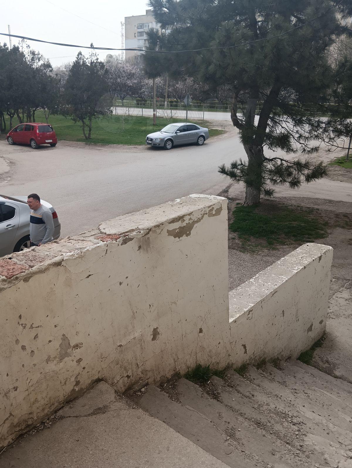 Купить авто Audi A4 2006 в Армянске, Сёл поехал, всё вопросы по телефону,  матом контрактный с пробегом 90 тысяч, обмен на более дорогую, комплектация  2.0 Multitronic