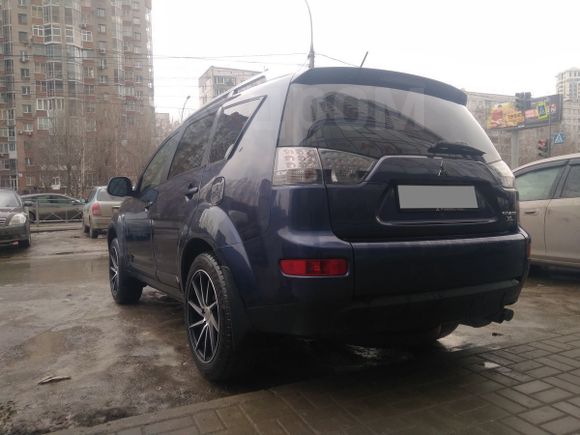 SUV   Mitsubishi Outlander 2008 , 599000 , 