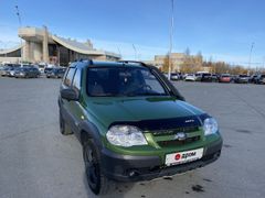 SUV или внедорожник Chevrolet Niva 2014 года, 690000 рублей, Нижневартовск