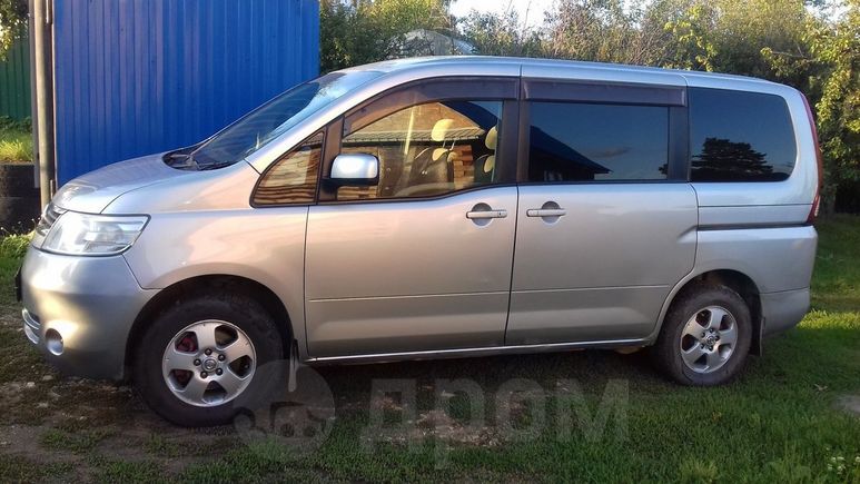    Nissan Serena 2006 , 500000 , 