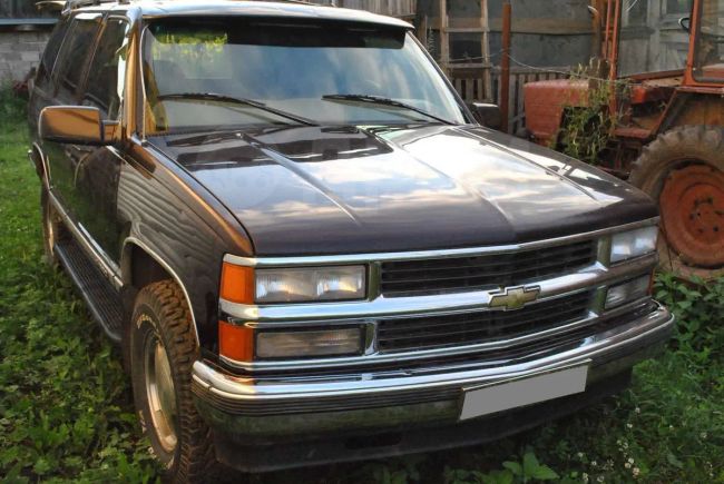 SUV   Chevrolet Tahoe 1996 , 330000 , 