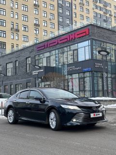Седан Toyota Camry 2018 года, 3200000 рублей, Тюмень