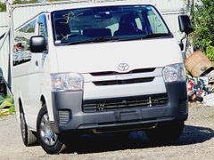 Минивэн или однообъемник Toyota Hiace 2020 года, 3050000 рублей, Владивосток