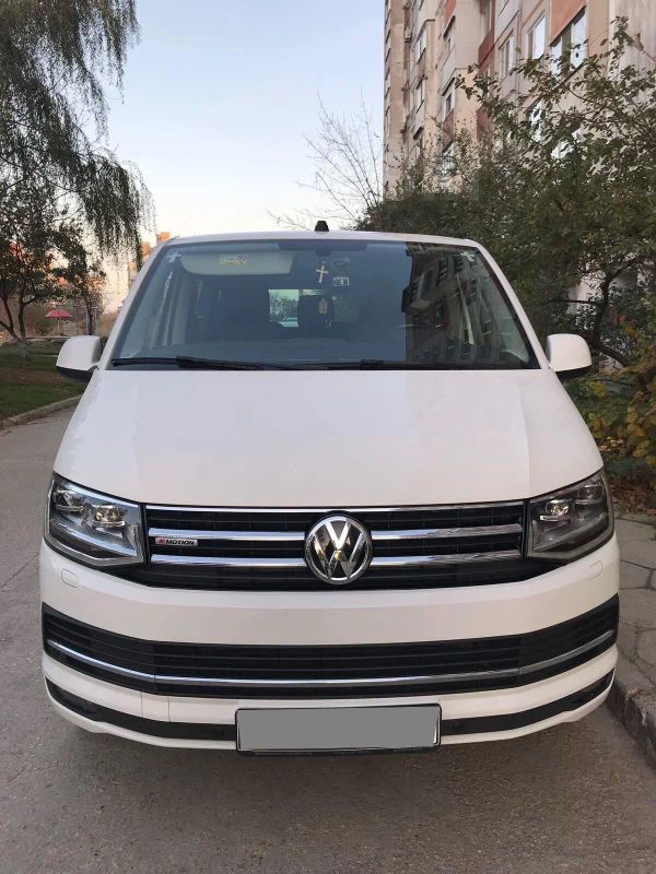    Volkswagen Caravelle 2017 , 2400000 , 