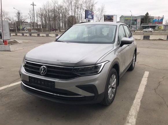 SUV   Volkswagen Tiguan 2021 , 2100000 , 