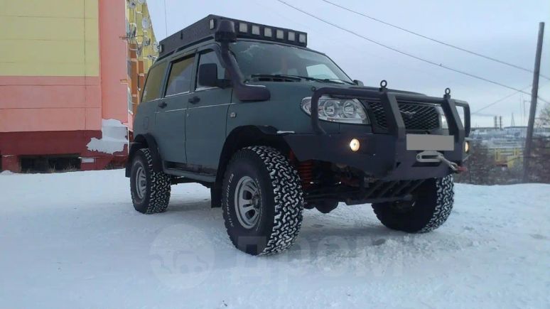 SUV     2009 , 700000 , 