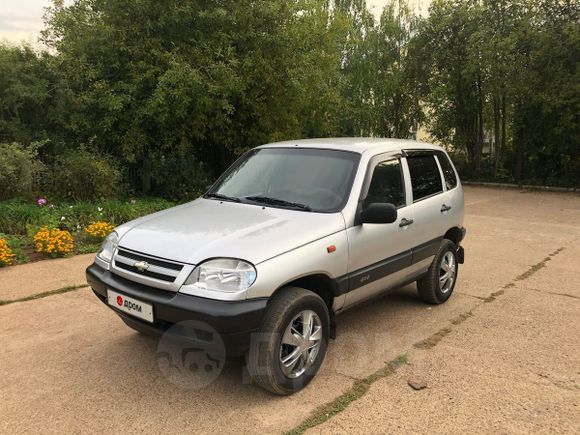 SUV   Chevrolet Niva 2004 , 143000 , 