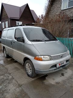 Минивэн или однообъемник Toyota Hiace 2002 года, 400000 рублей, Иркутск