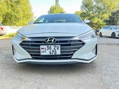 Седан Hyundai Elantra 2019 года, 1900000 рублей, Москва