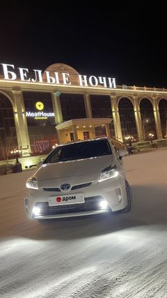 Лифтбек Toyota Prius 2015 года, 1490000 рублей, Якутск