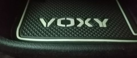    Toyota Voxy 2012 , 1860000 , 