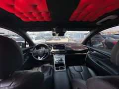 SUV или внедорожник Hyundai Santa Fe 2020 года, 4000000 рублей, Екатеринбург