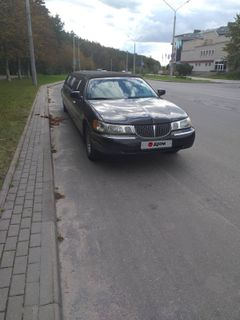 Седан Lincoln Town Car 2001 года, 670000 рублей, Солигорск