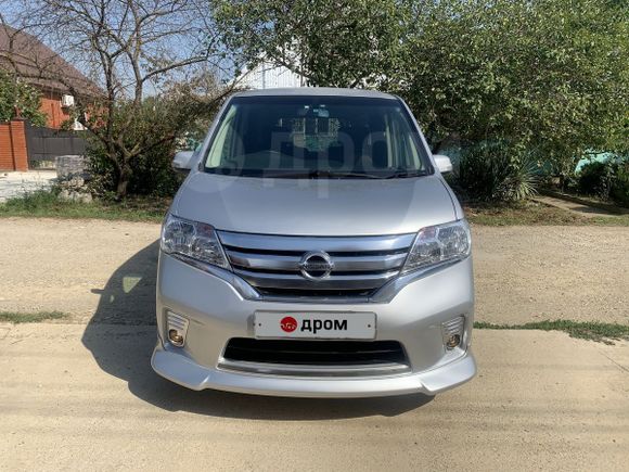    Nissan Serena 2012 , 1090000 , 