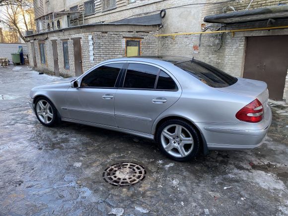  Mercedes-Benz E-Class 2002 , 299999 , -