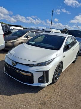 Лифтбек Toyota Prius PHV 2018 года, 2250000 рублей, Хабаровск
