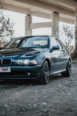  BMW 5-Series 2002 , 750000 , 
