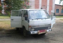 Бортовой грузовик Toyota Hiace 1993 года, 900000 рублей, Благовещенск