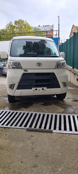 Минивэн или однообъемник Toyota Pixis Van 2019 года, 790000 рублей, Владивосток